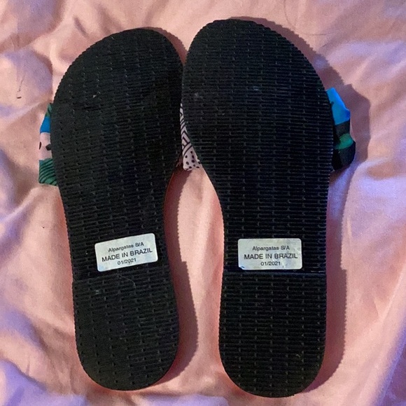 Brand new Havaianas sandals size 9 coral with print strap - Picture 2 of 3